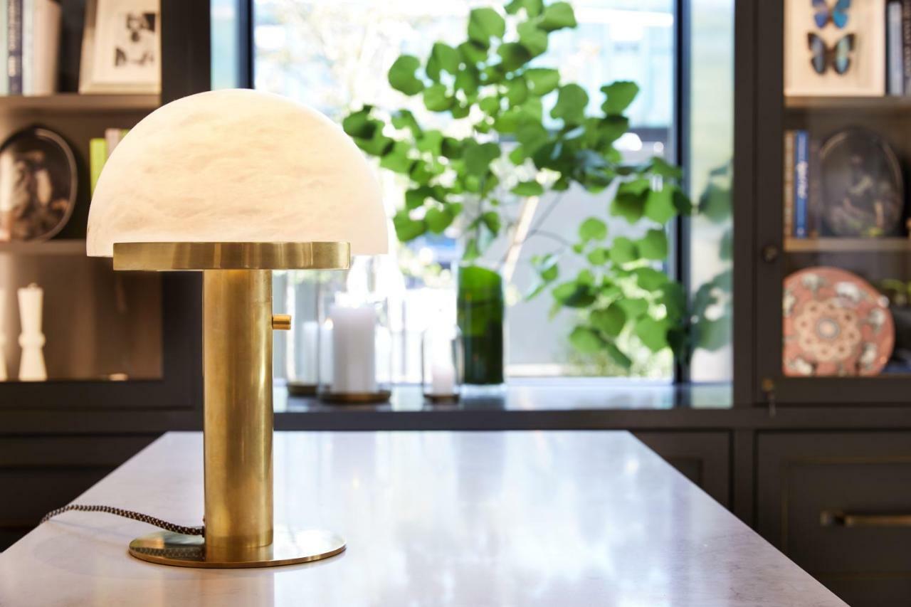 ザ ホイットニー ホテル ボストン エクステリア 写真 A table lamp