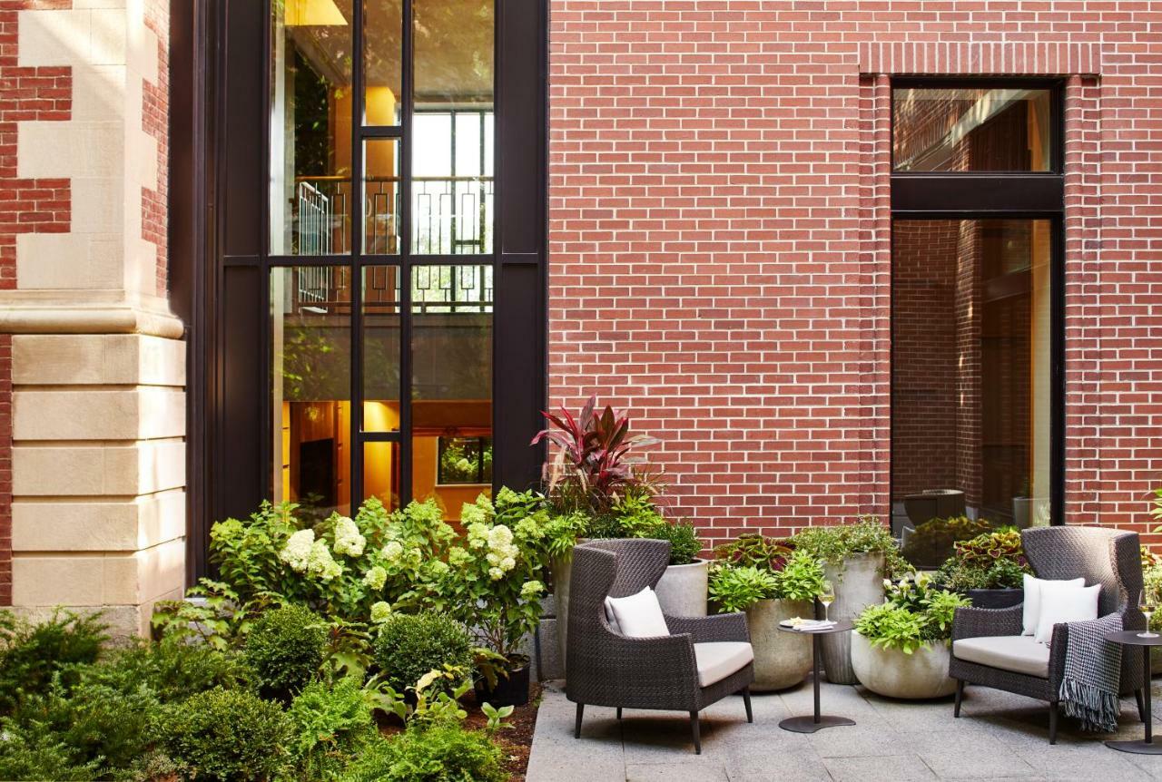 ザ ホイットニー ホテル ボストン エクステリア 写真 The courtyard at the 100 East 53rd Street townhouse
