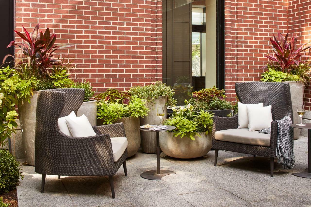 ザ ホイットニー ホテル ボストン エクステリア 写真 The outdoor terrace at the 100 East 53rd Street building