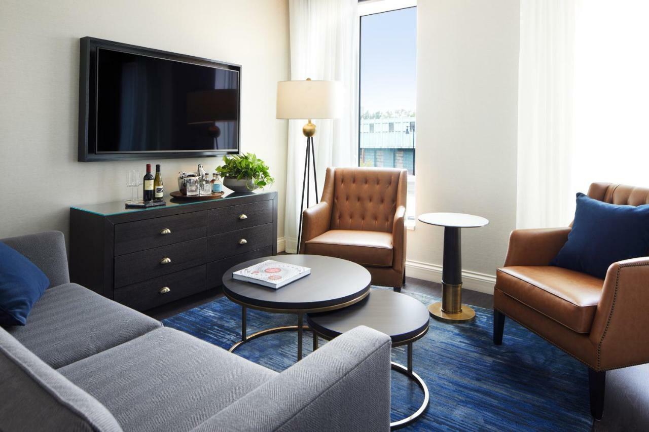 ザ ホイットニー ホテル ボストン エクステリア 写真 A living room at the Hotel at Old Church