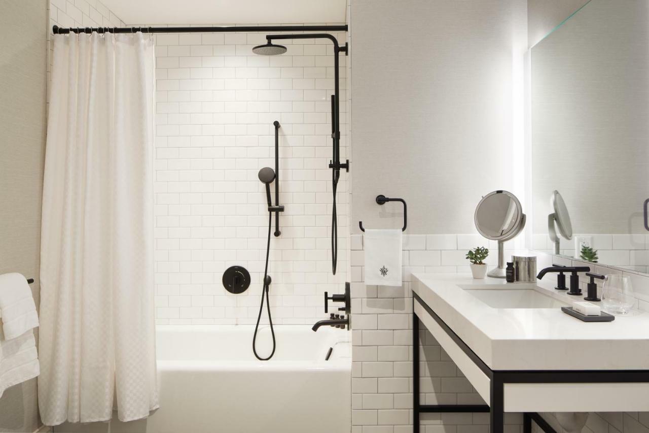 ザ ホイットニー ホテル ボストン エクステリア 写真 A shower curtain